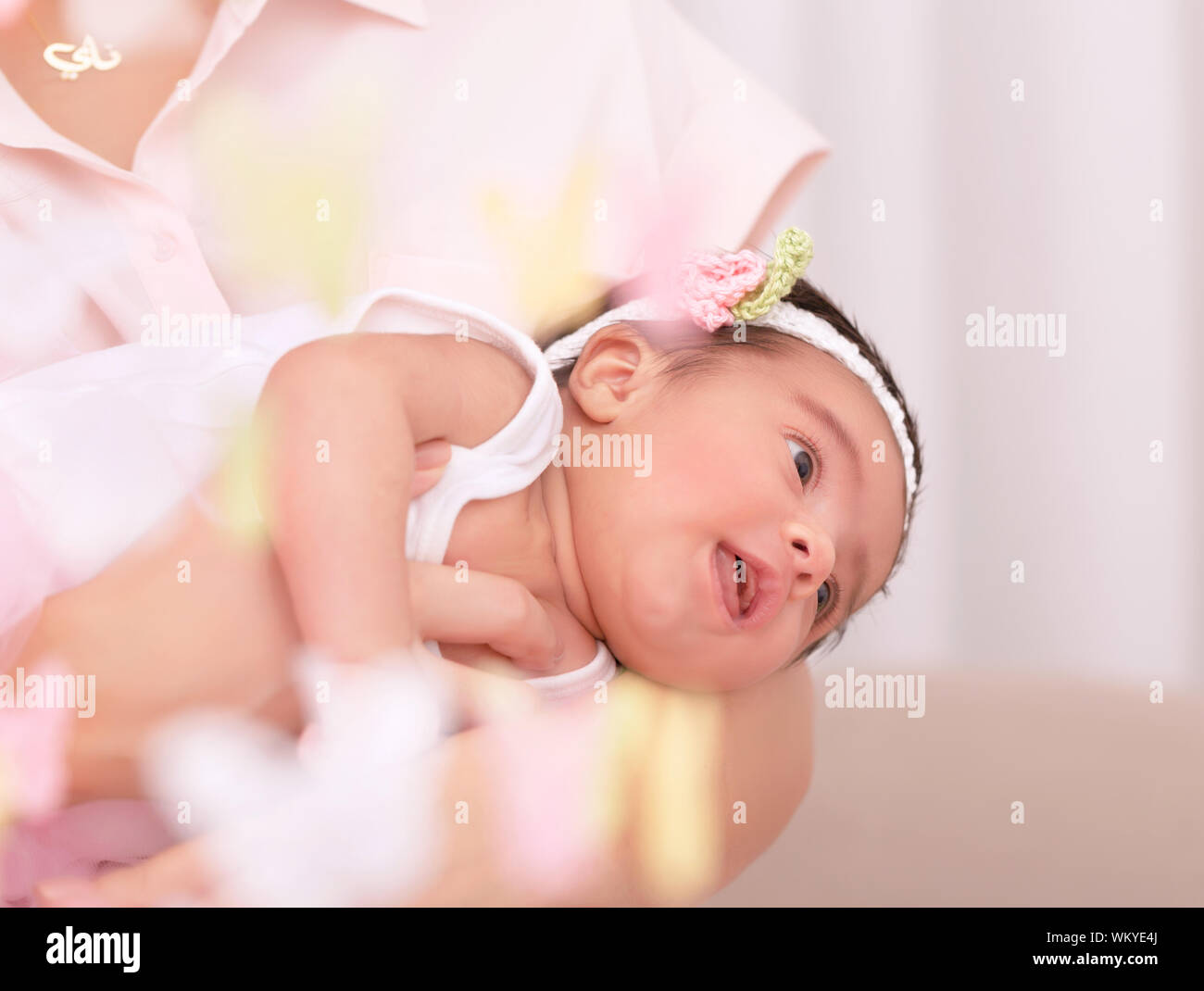 Ragazza neonata con la madre Foto Stock