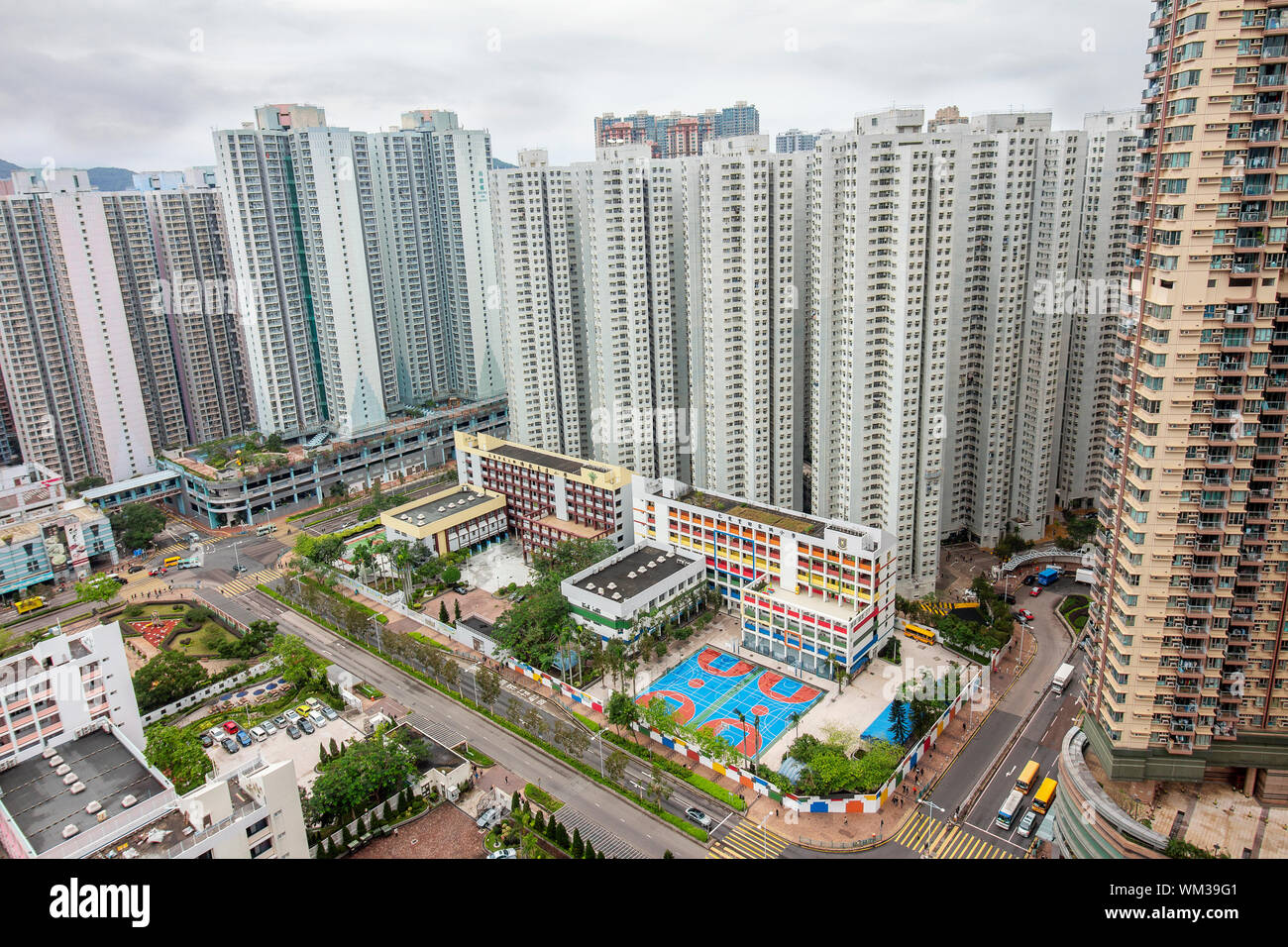 Hong Kong 08/01/2019 - Tseung Kwan O paesaggio urbano di vista aerea, nuove città di Hong Kong, costruito principalmente sui terreni bonificati nella metà settentrionale della baia di posta indesiderata Foto Stock