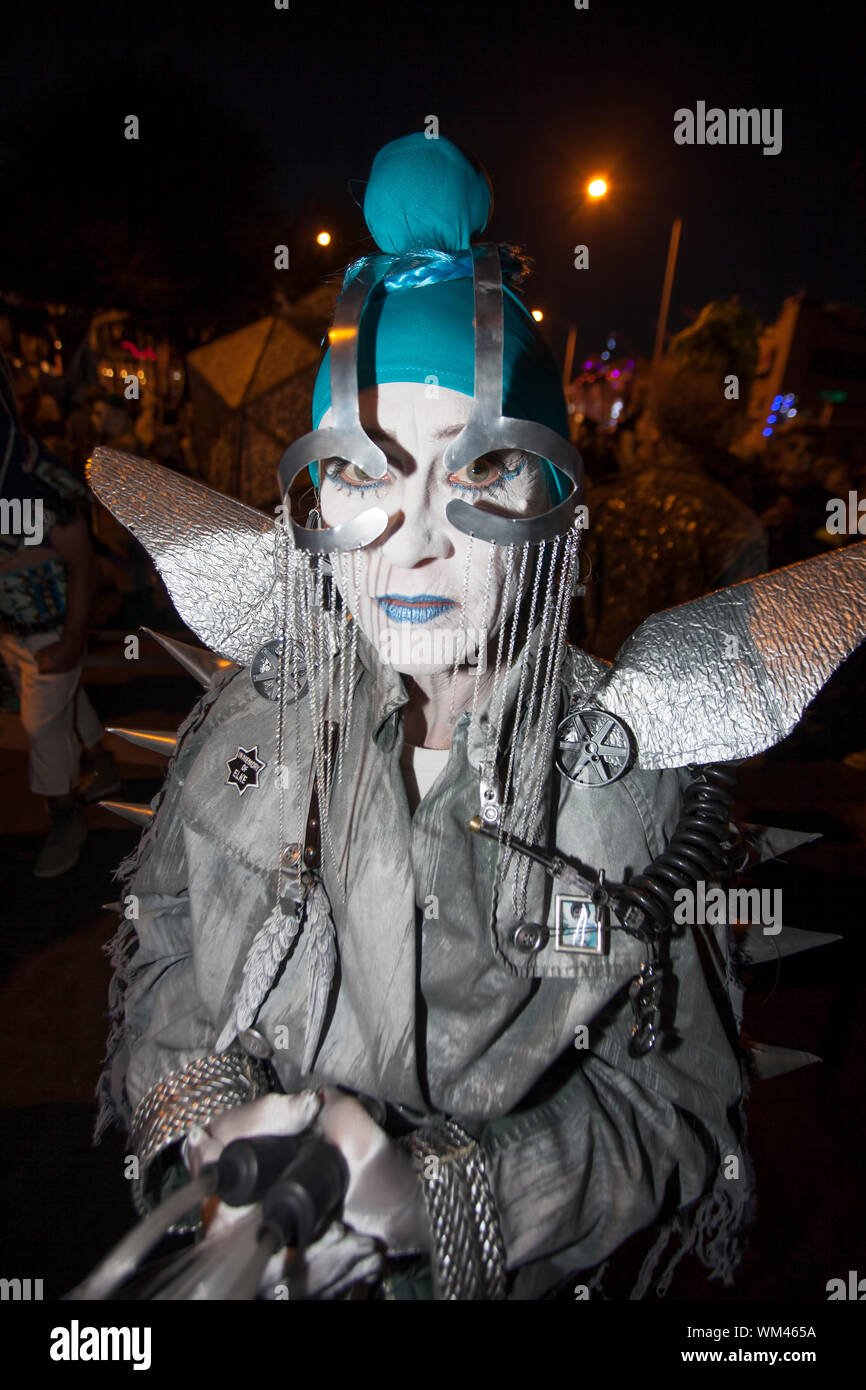 TUCSON, AZ/USA - Novembre 09: esecutore non identificato in tutte le anime processione il 09 novembre 2014 in Tucson, AZ, Stati Uniti d'America. Foto Stock