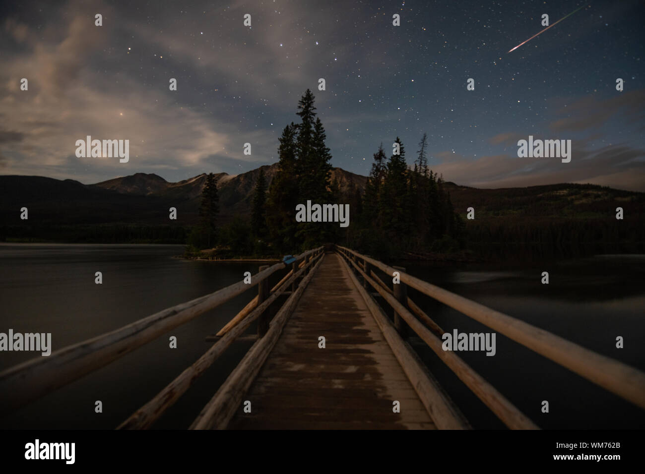 Il Perseids sul Lago Piramide Foto Stock