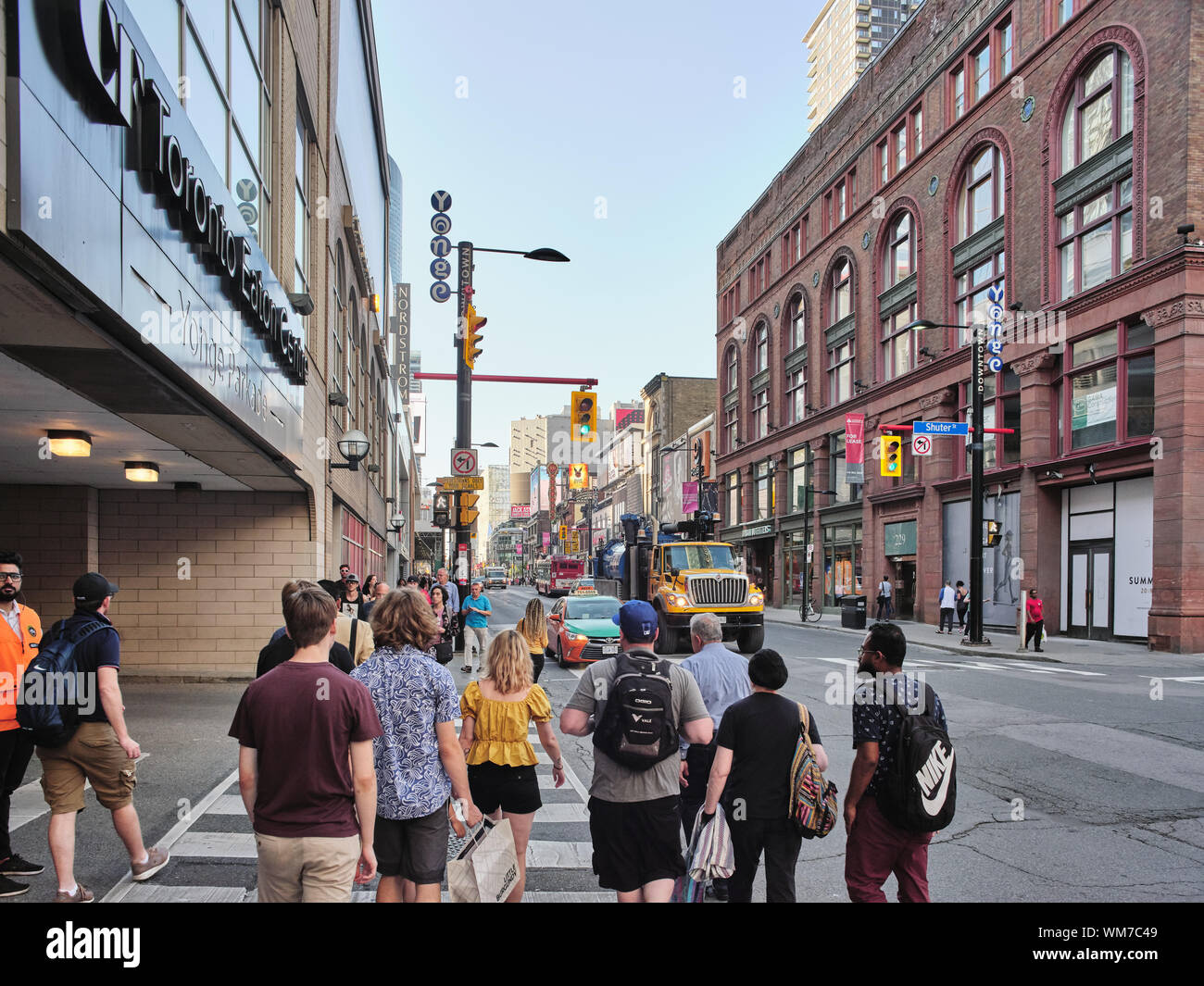 Yonge Street persone Foto Stock