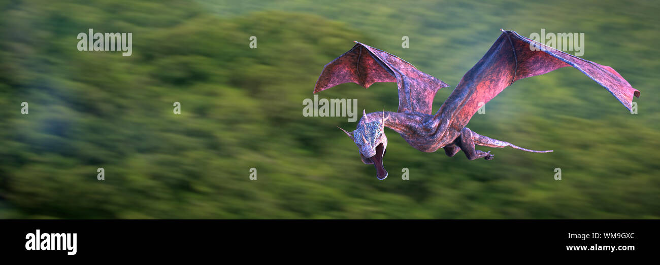 Flying Dragon, leggendaria creatura al di sopra di un paesaggio forestale Foto Stock