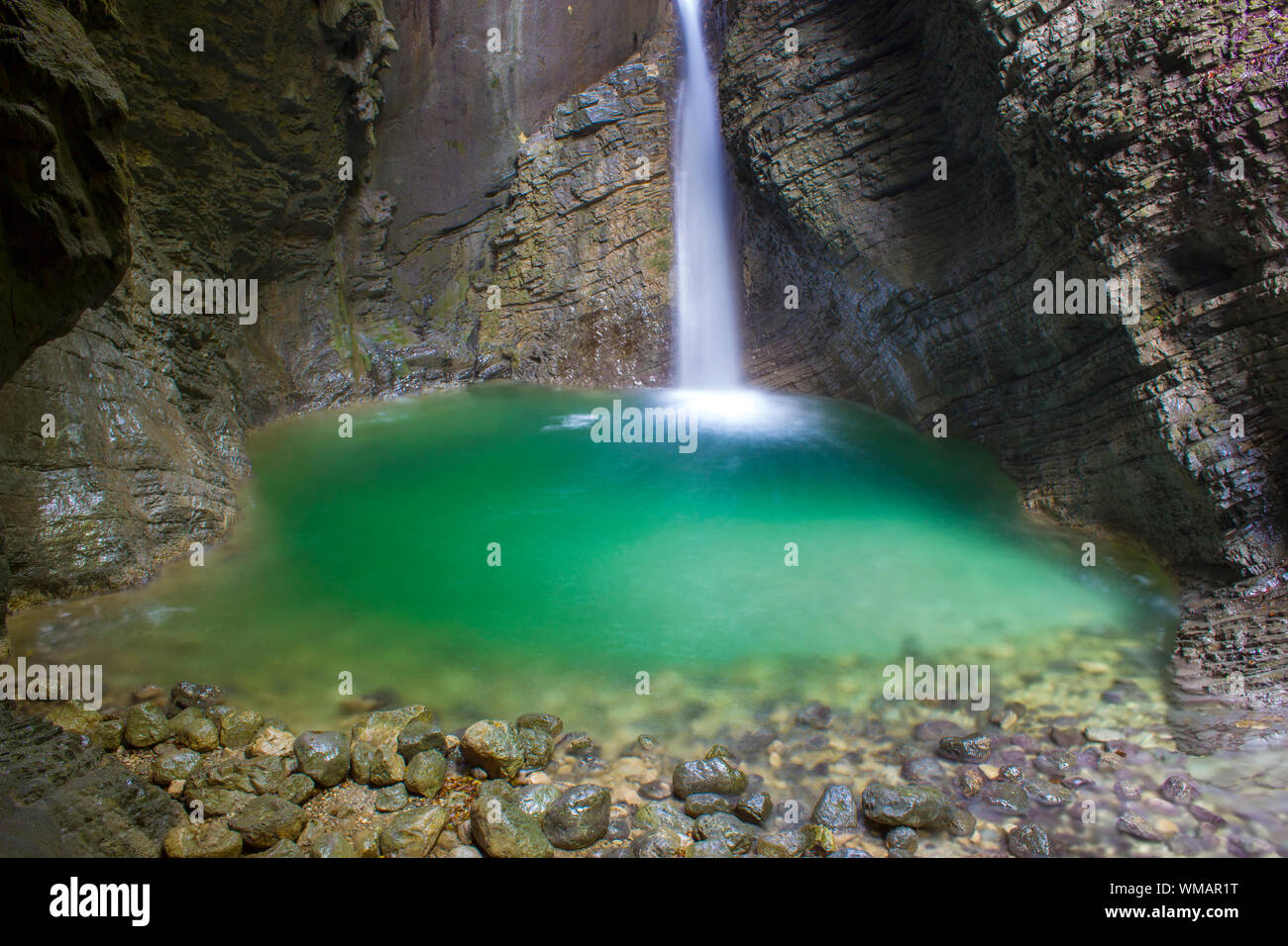 Cascata Kozjak (Slap Kozjak) in Kobarid, sulle Alpi Giulie in Slovenia Foto Stock