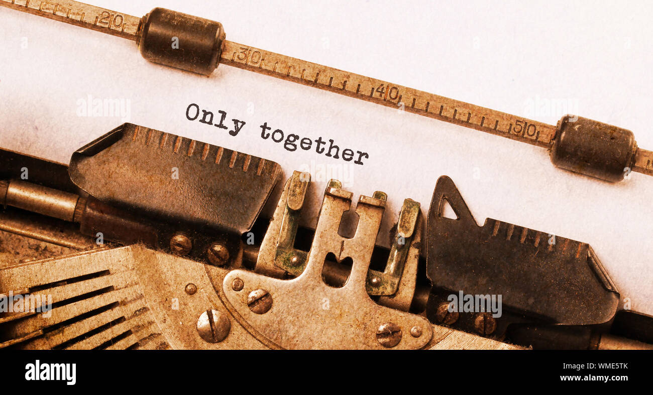 Soltanto insieme, scritto su una vecchia macchina da scrivere, vintage Foto Stock