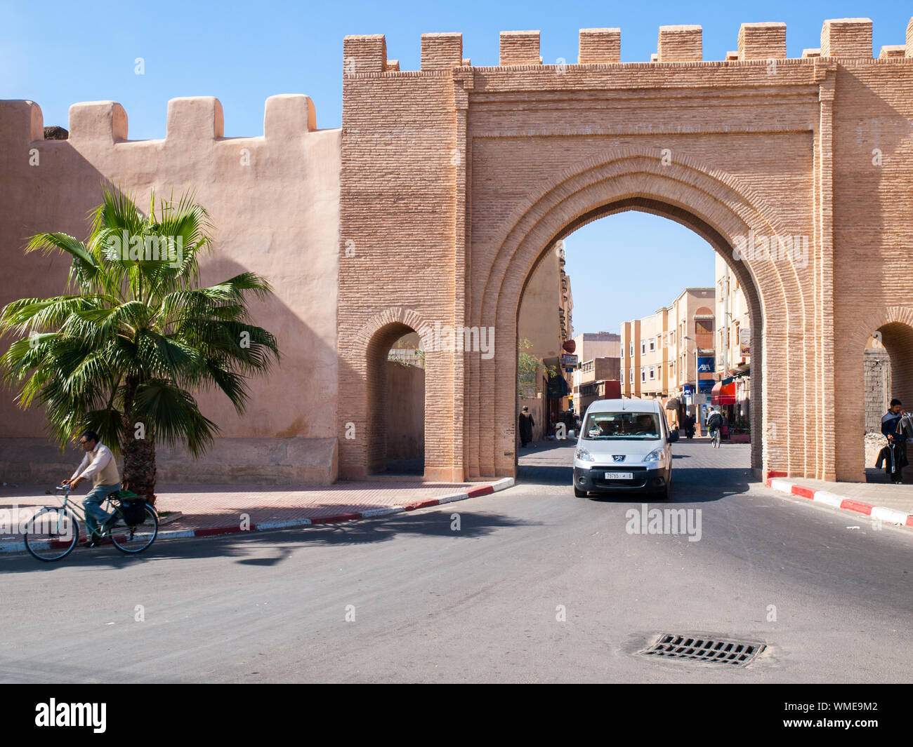 Gateway in le mura di cinta di mura marocchino-città di Taroudant nella valle di Sous Foto Stock