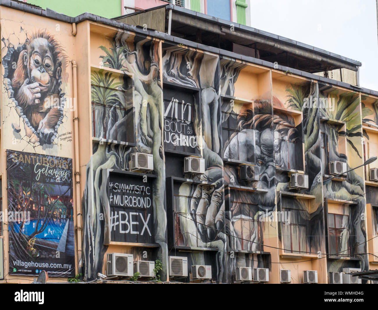 Orango arte di strada nella città di Kuching, Sarawak, Borneo, Malaysia Foto Stock