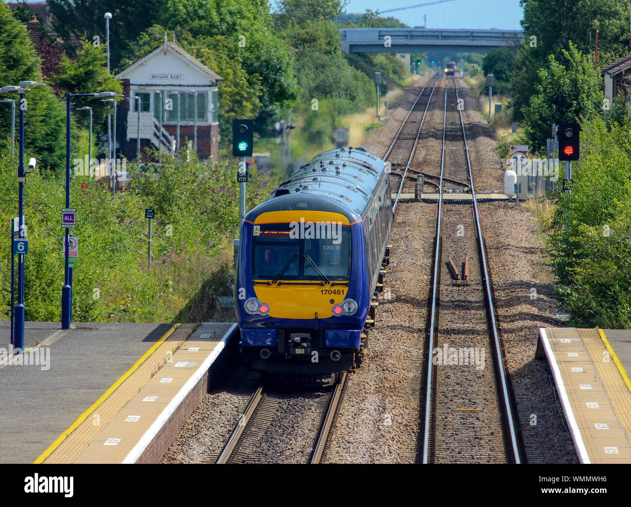 A nord si diparte Turbostar Brough voce a Bridlington attraverso Hull Foto Stock