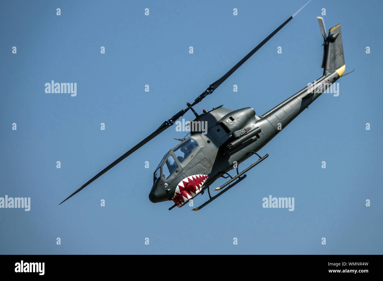 Elicottero Bell AH-1 Cobra in volo Foto Stock