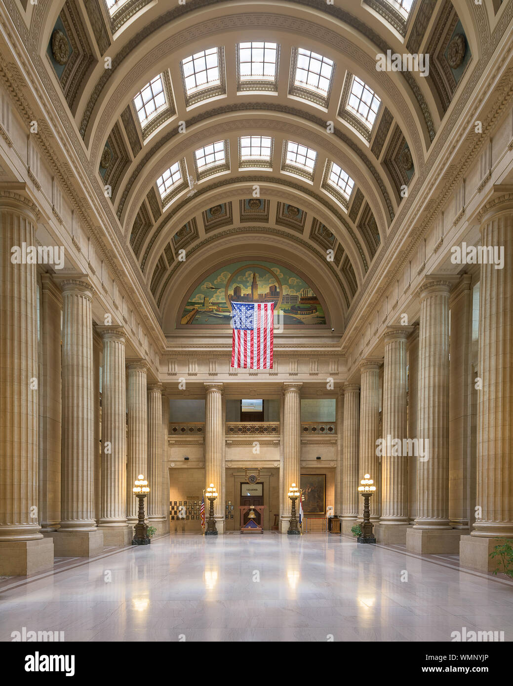 La lobby vuota all'interno dello storico municipio il Lakeside Avenue in Cleveland Ohio Foto Stock