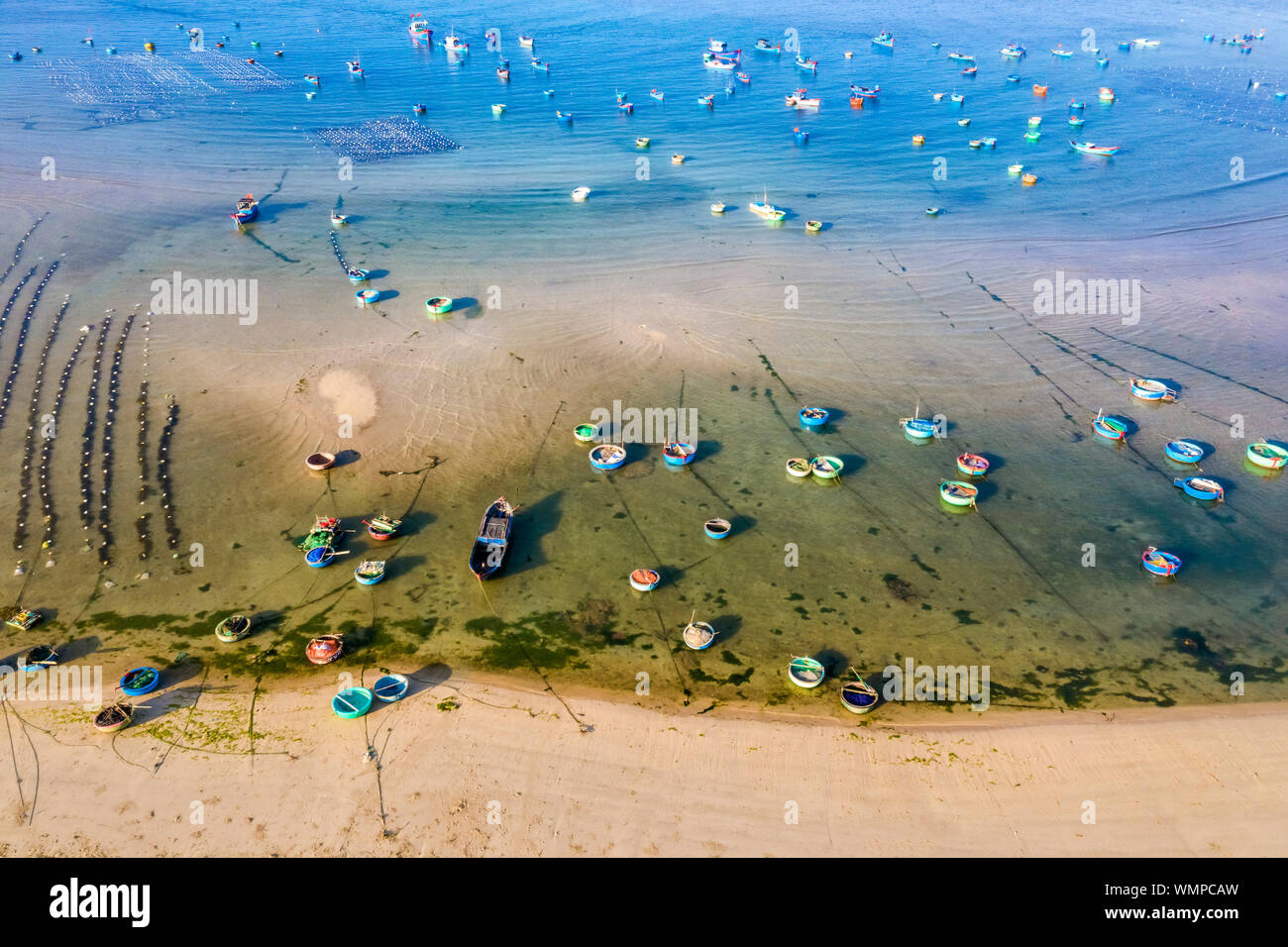Vista aerea della spiaggia di Eo Gio, Nhon Ly, Quy Nhon, Binh Dinh, Vietnam. Foto Stock
