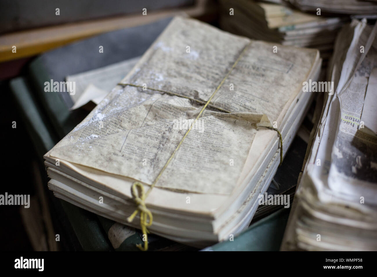 Emeroteca hanno un sacco di olds quotidiani Foto Stock