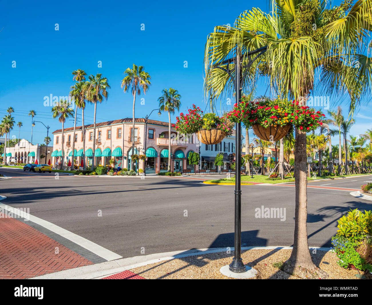 West Venice Avenue in downtown Venice Florida area dello shopping e dei divertimenti. Foto Stock