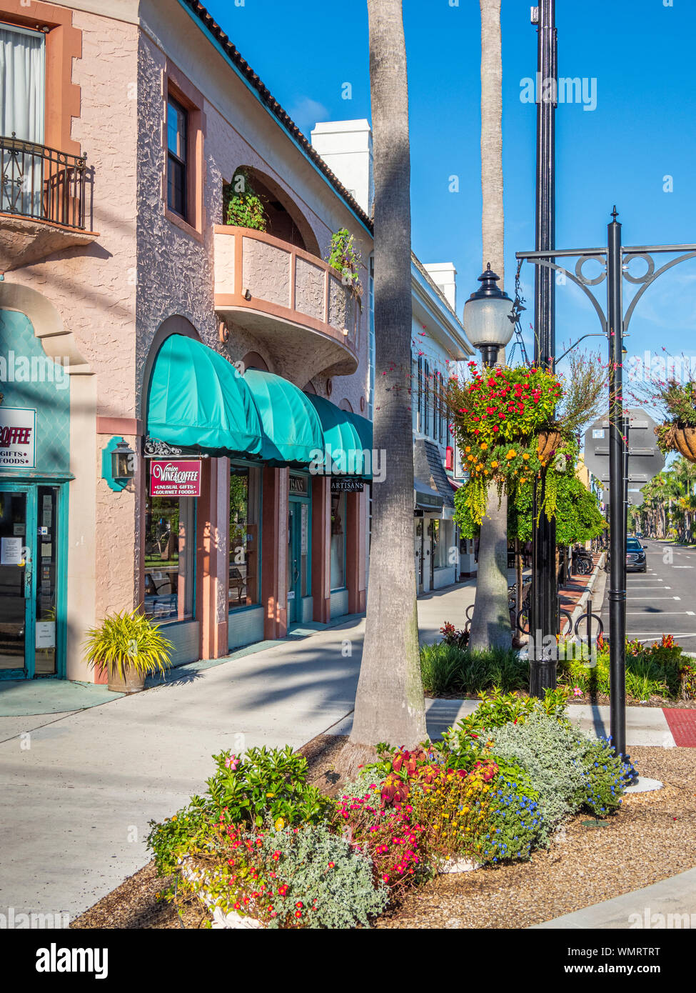 West Venice Avenue in downtown Venice Florida area dello shopping e dei divertimenti. Foto Stock