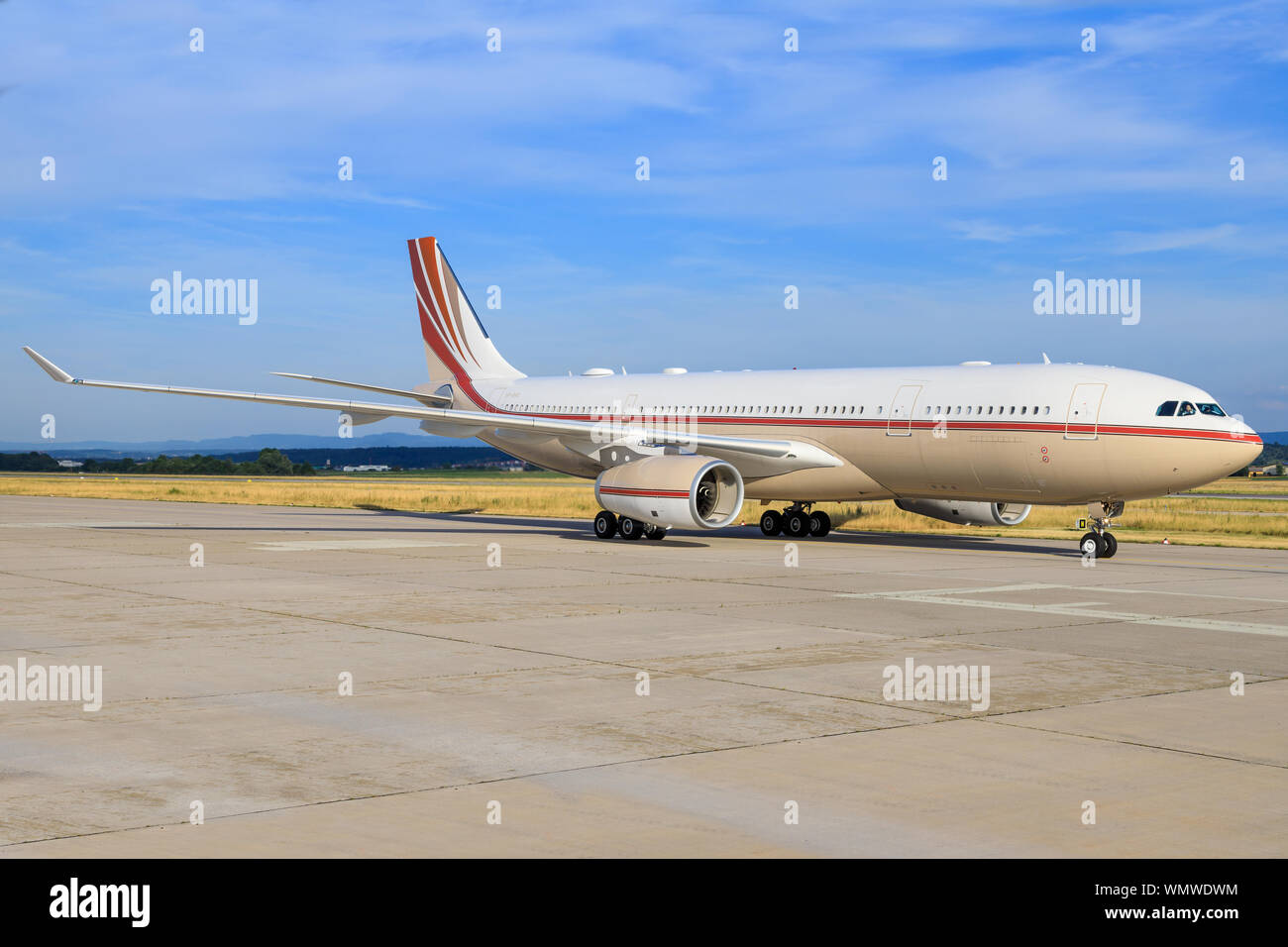 Stoccarda/Germania Agosto 22, 2019: Jet Aviation VP-BHD Airbus A330 all'Aeroporto di Stoccarda. Foto Stock
