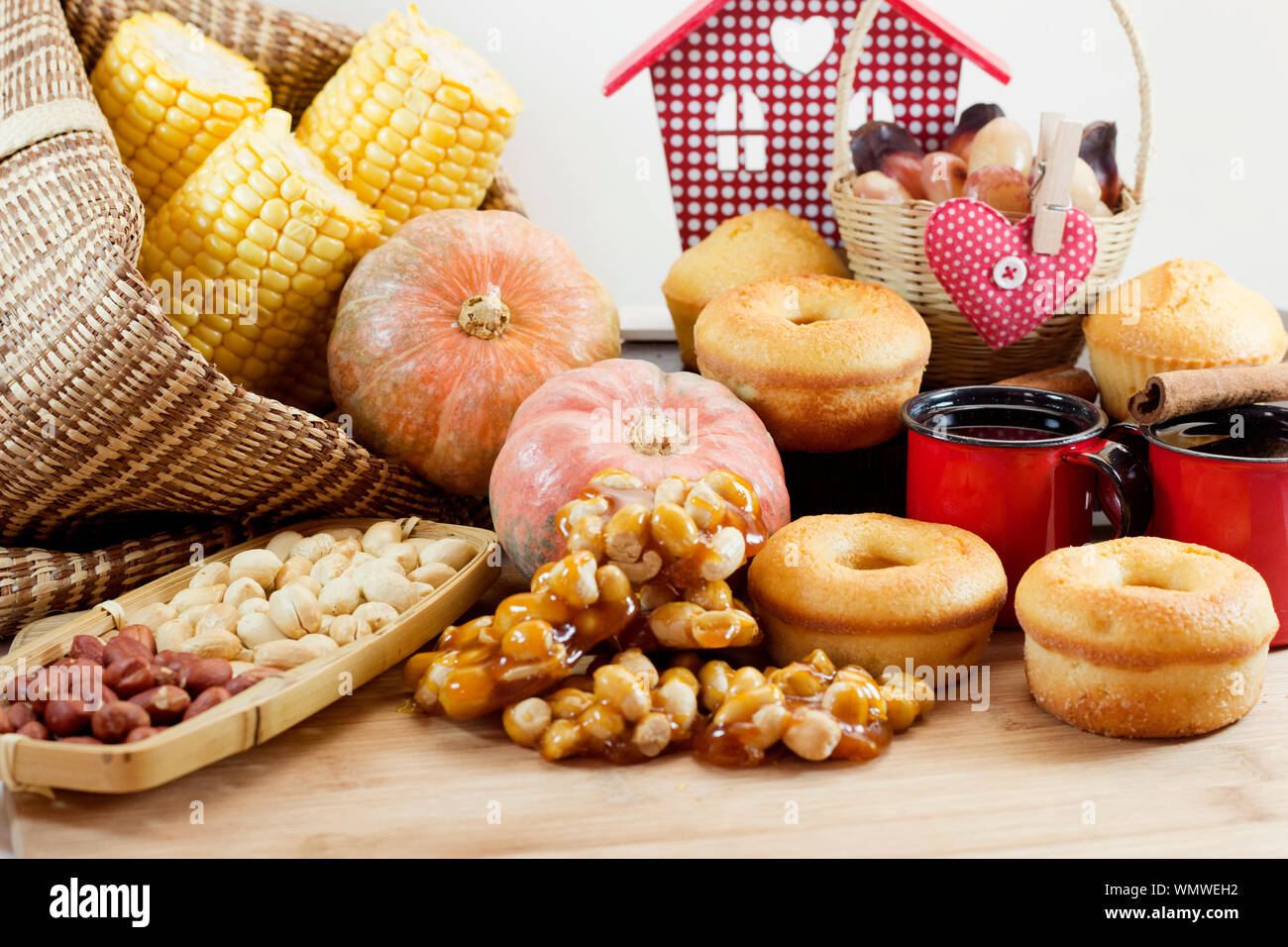 Brasiliano paese tradizionale cibo. Festa Junina tipiche prelibatezze. Foto Stock