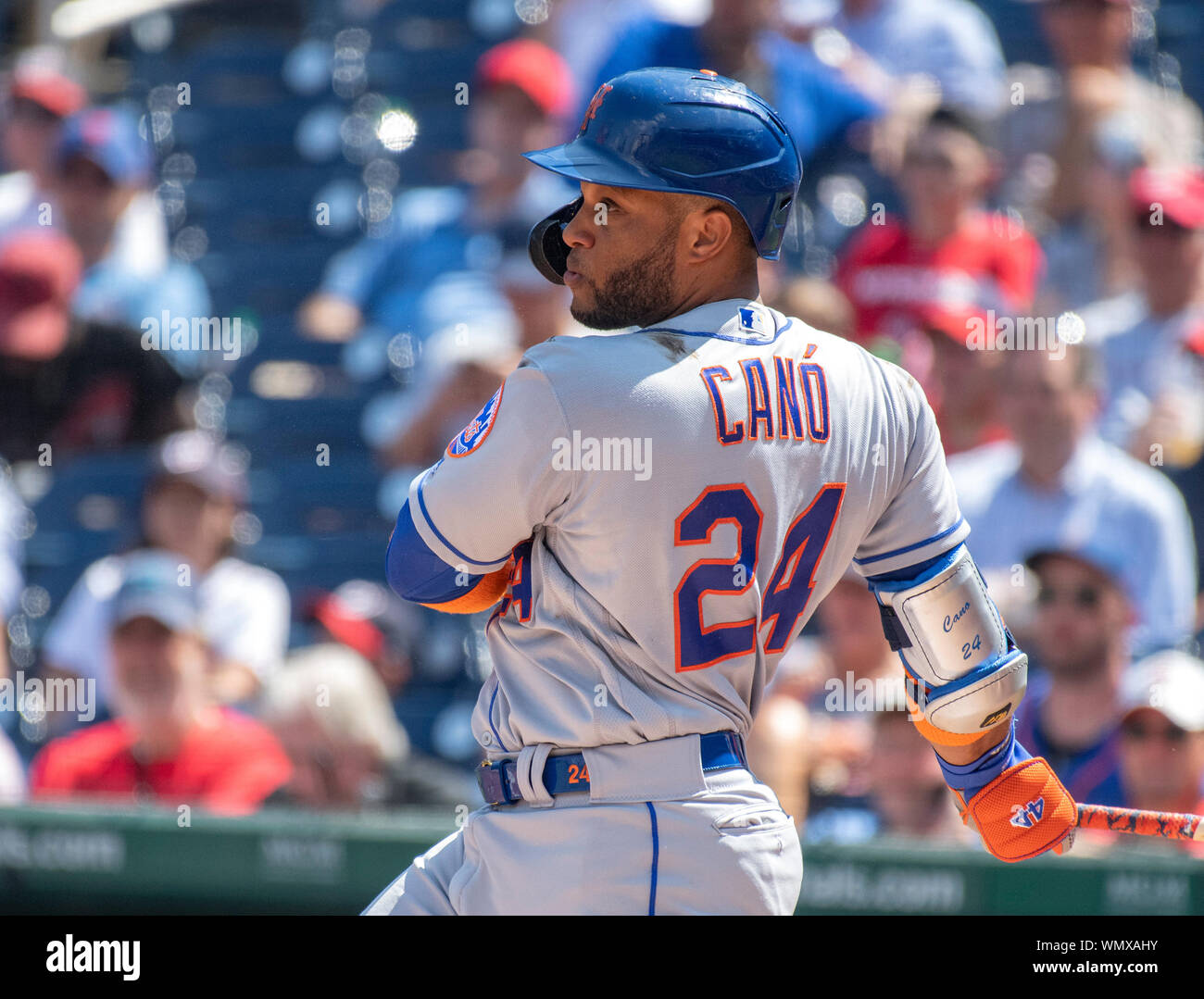 Washington, Stati Uniti d'America. 04 Sep, 2019. New York Mets infielder Robinson Cano (24) pipistrelli nel secondo inning contro i cittadini di Washington a cittadini Parco di Washington, DC il Mercoledì, 4 settembre 2019. Credito: Ron Sachs/CNP (restrizione: NO New York o New Jersey o giornali quotidiani nel raggio di 75 miglia da New York City) | utilizzo del credito in tutto il mondo: dpa/Alamy Live News Foto Stock