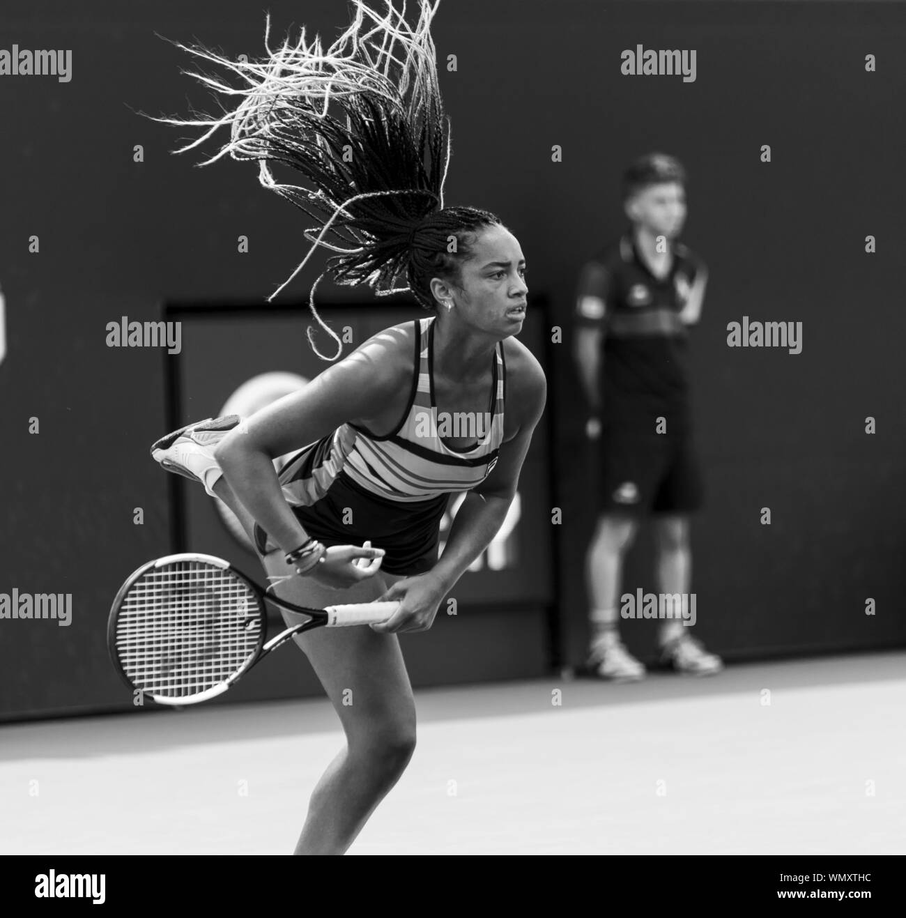 New York, NY - 5 Settembre 2019: Robin Montgomery (USA) in azione durante le ragazze junior 3 round a US Open Championships contro Katrina Scott (USA) a Billie Jean King National Tennis Center Foto Stock