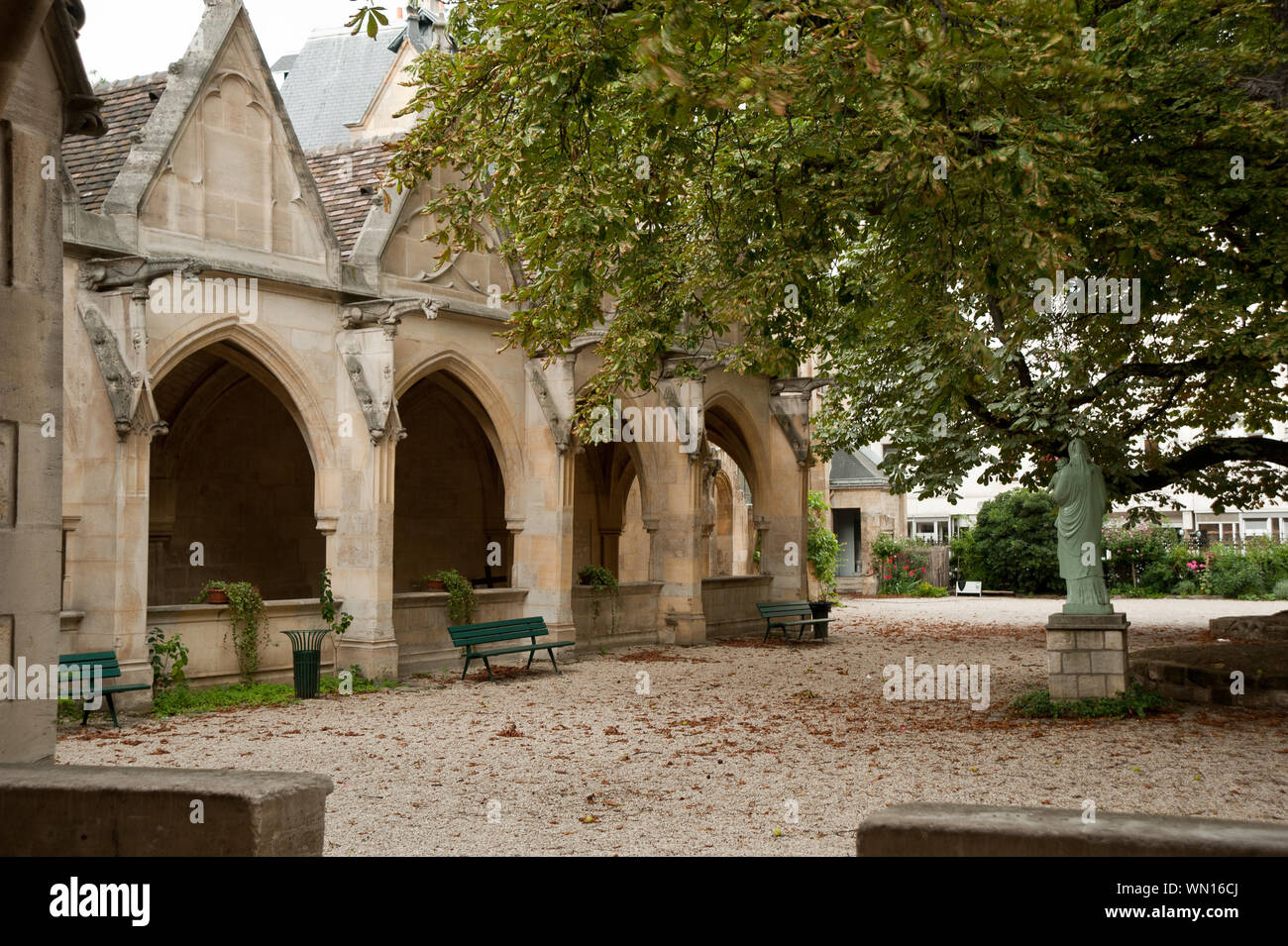 Parigi, Karner der Kirche Saint-Séverin - Parigi, Saint-Séverin Charnel Foto Stock