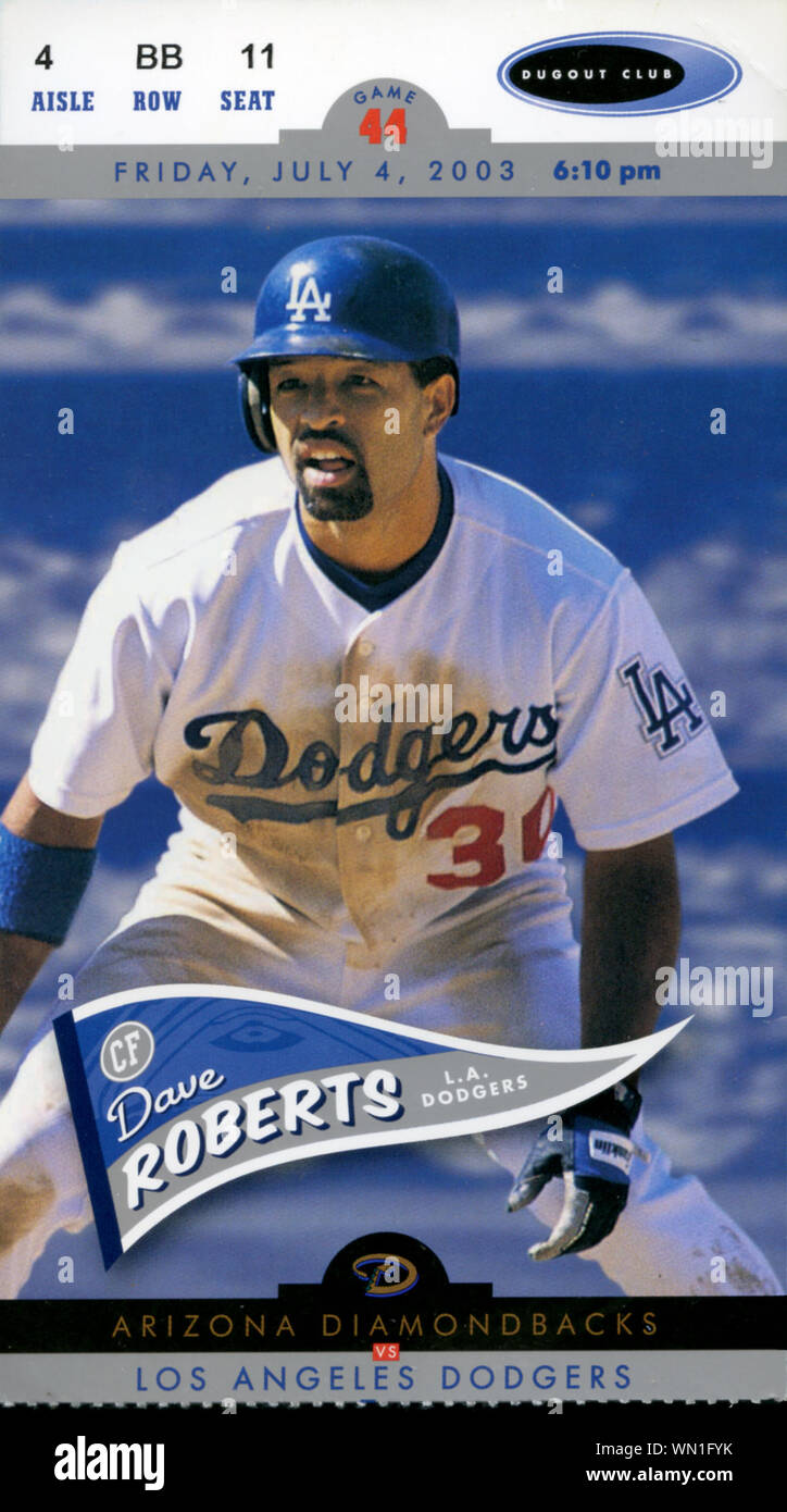Player girato manager Dave Roberts foto su un 2003 Dodger gioco ticket stub per il Dodger Stadium di Los Angeles, CA. Foto Stock
