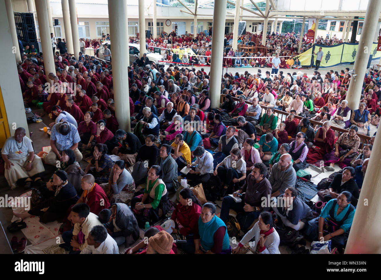 Dharamshala, India. 05 Sep, 2019. Il Tibetano in esilio tibetano e seguaci in tutto il mondo ascoltando l'insegnamento dato a Sua Santità il Dalai Lama sui quattro nobili verità e le loro caratteristiche di sedici (denpa shi, mitak sok chudruk) & il Thirty-Seven fattori di illuminazione (jangchok sodun) nonché di Nagarjuna commento sulla Bodhicitta (jangchup semdrel) al mattino su richiesta di un gruppo dall'Asia. (Foto di Shailesh Bhatnagar/Pacific Stampa) Credito: Pacific Press Agency/Alamy Live News Foto Stock