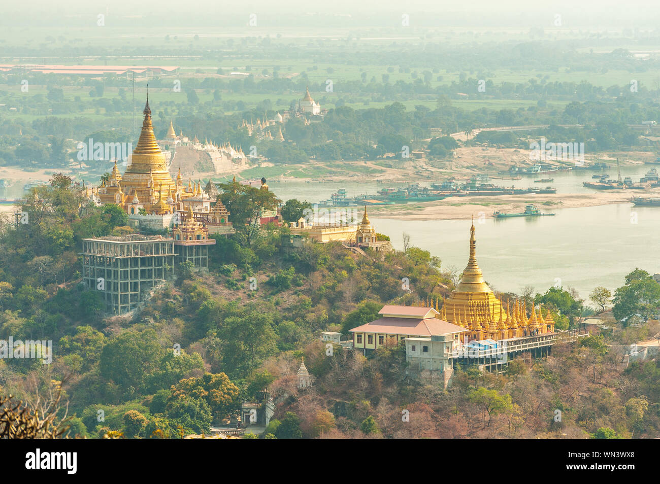 Vista aerea dalla sagaing Collina di Mandalay, Myanmar Foto Stock