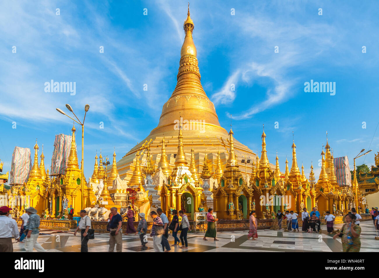 Shwedagon Paya pagoda, o Shwedagon Zedi Daw, Yangon, Myanmar Foto Stock