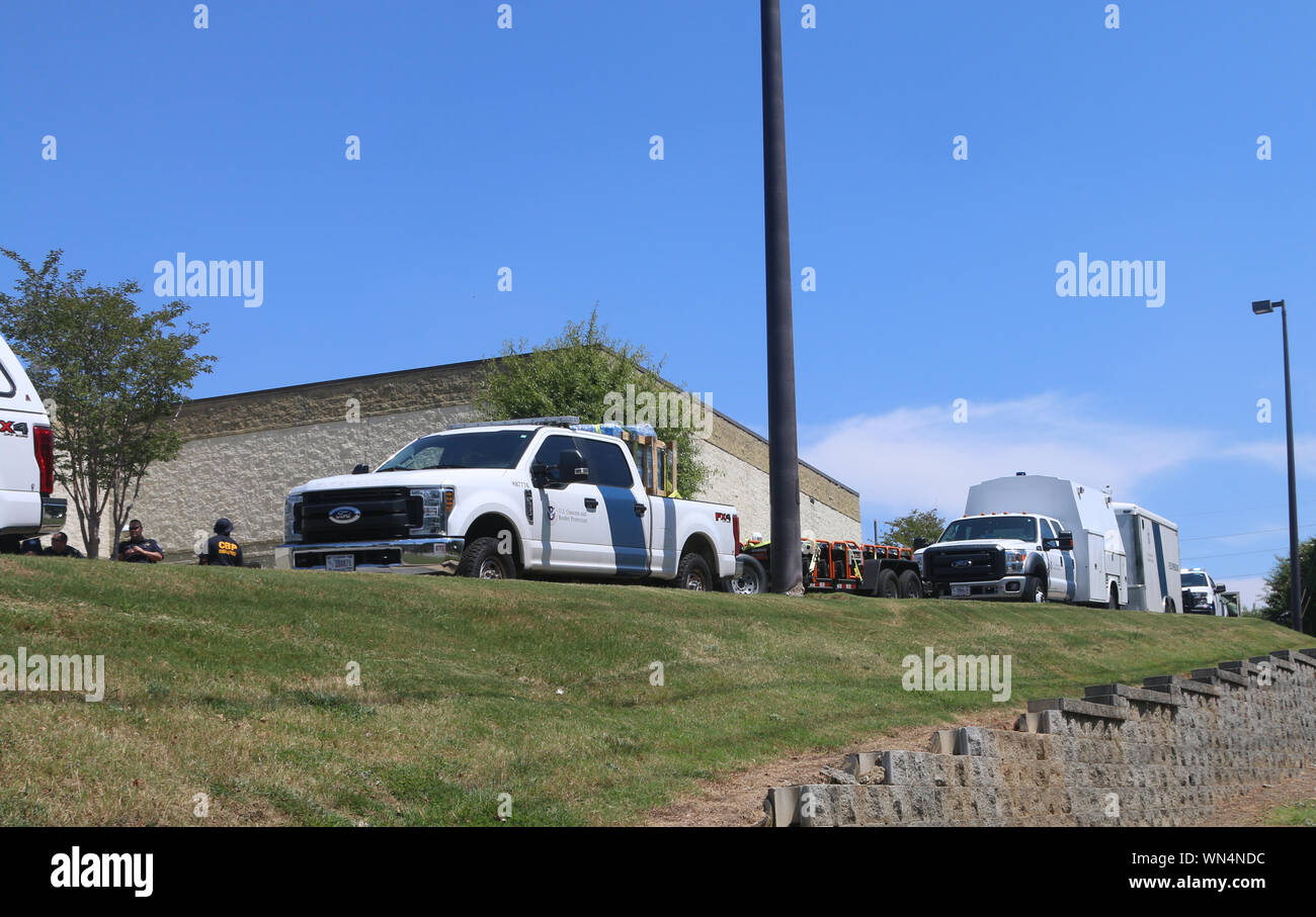 Il CBP Ufficio di operazioni nel campo delle attrezzature, dei rifornimenti e 12 ufficiali partì di Atlanta per la costa della Georgia per supportare le esigenze di quelli colpiti dall uragano Dorian, Sett. 5, 2019. Foto di CBP da Rob Brisley Foto Stock