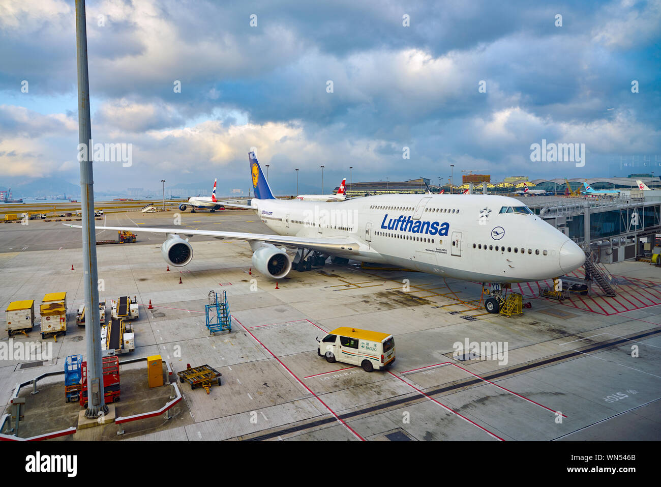 HONG KONG CINA - Circa febbraio, 2019: Lufthansa Boeing 747-8 su asfalto all'Aeroporto Internazionale di Hong Kong. Foto Stock