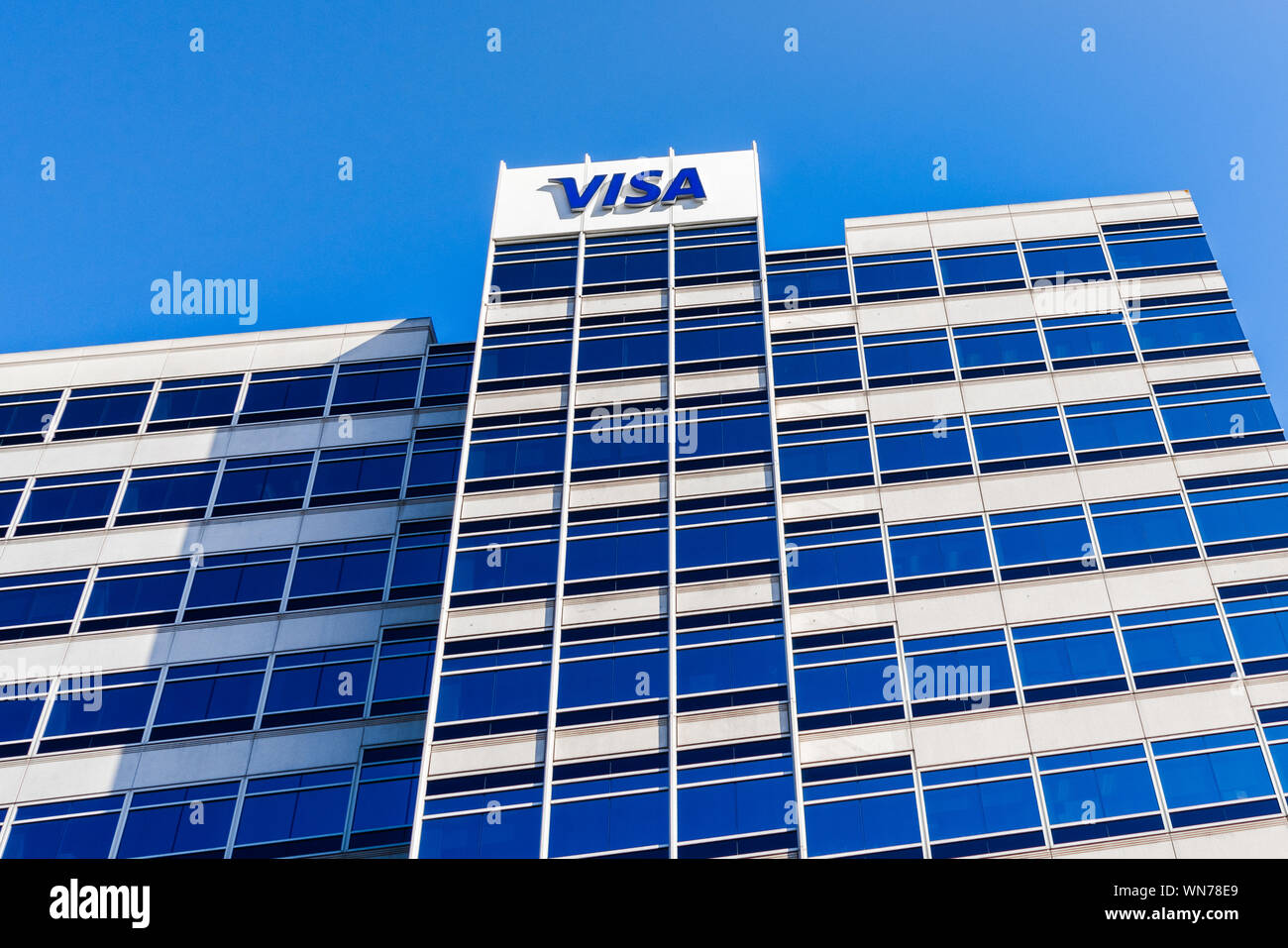 Agosto 24, 2019 Foster City / CA / STATI UNITI D'AMERICA - VISA global sede nella Silicon Valley; VISA possiede quattro edifici ed è il più grande datore di lavoro di Foster Ci Foto Stock