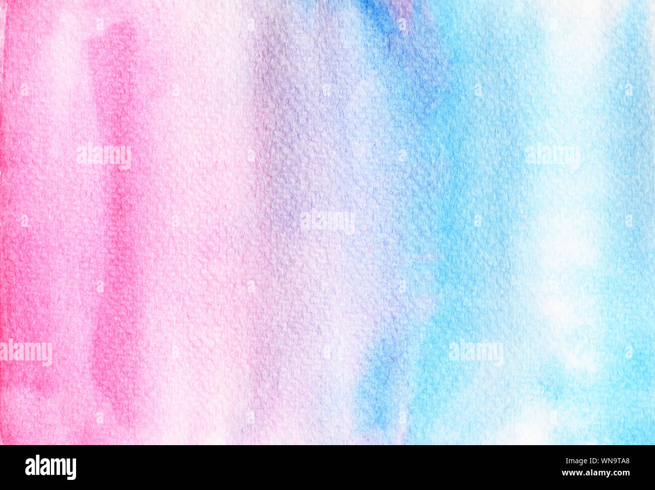 Luminoso con colorate corsa ad acquerello e spray su carta , Abstract sfondo da disegnati a mano in blu con il viola e il colore rosa di gocciolamento di liquido Foto Stock