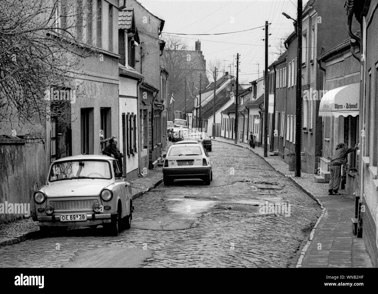 01 gennaio 1992, Berlino, Ziesar: Street in Ziesar. Migliore qualità dell'immagine, esatta data di scatto non noto. Foto: Paul Glaser/dpa-Zentralbild/ZB Foto Stock