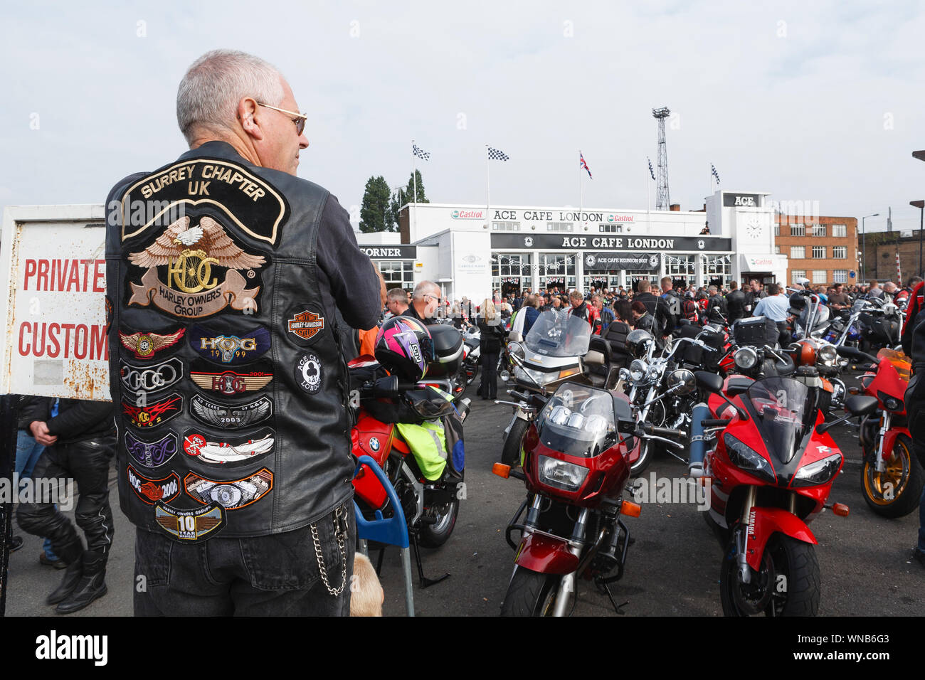 Ace Cafe Reunion, Brighton Burn Up, raduno di motociclisti a Ace Cafe, Ace, angolo Stonebridge, Nord di Londra prima di dirigervi a Brighton. Il Foto Stock