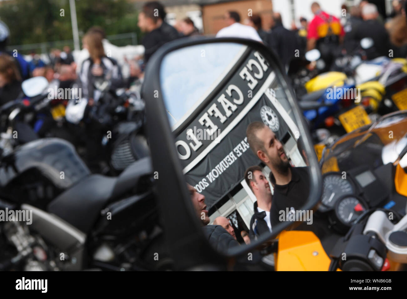 Ace Cafe Reunion, Brighton Burn Up, raduno di motociclisti a Ace Cafe, Ace, angolo Stonebridge, Nord di Londra prima di dirigervi a Brighton. Il Foto Stock