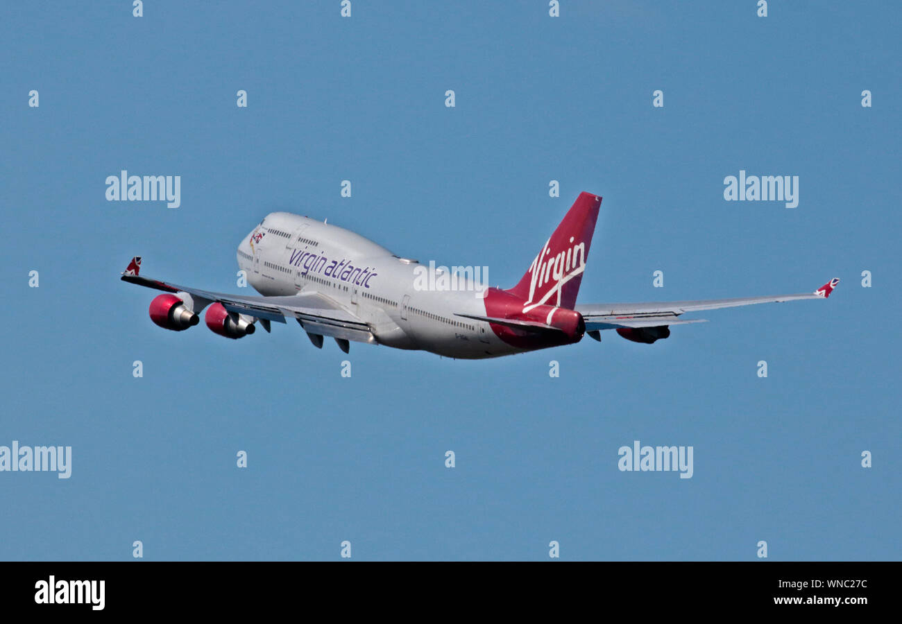 Virgin Atlantic Airways Boeing 747-400, Gatwick Foto Stock