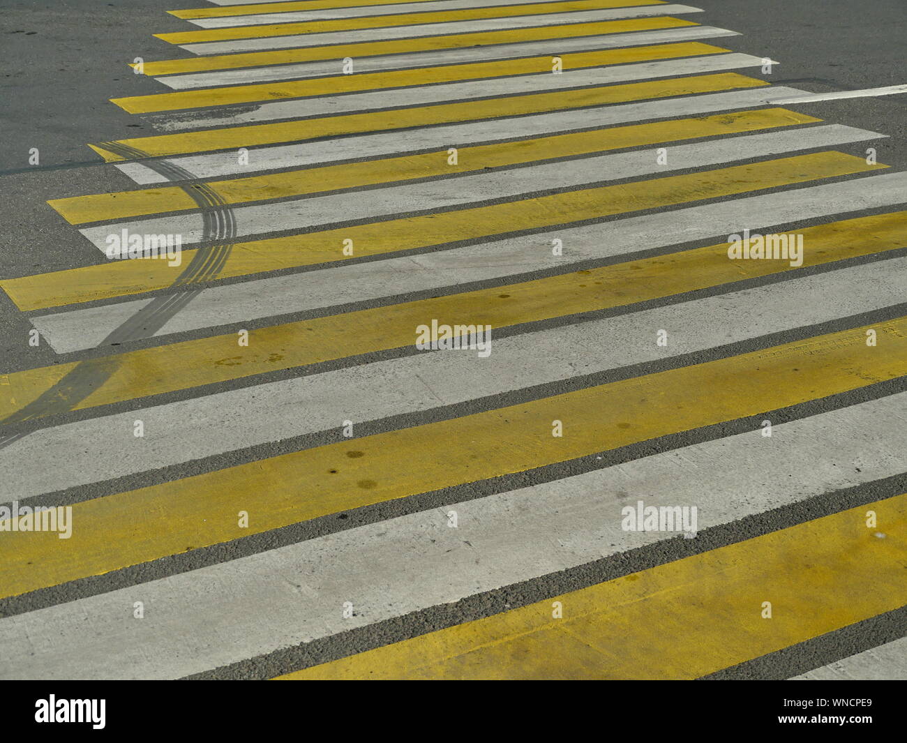 Zebra la segnaletica stradale per pedoni, zebra crosswalk le strade Foto Stock