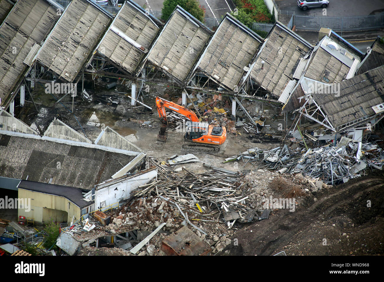 Una fabbrica industriale viene demolito nell'area di Bristol DEL REGNO UNITO. Foto Stock