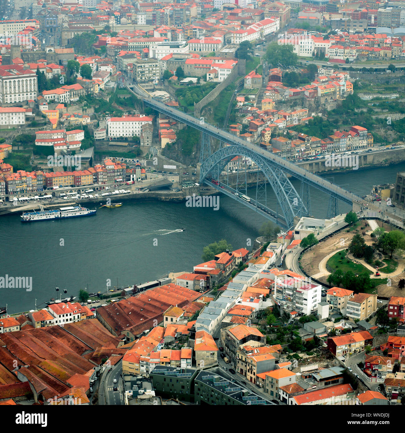 Porto, Portogallo città vecchia sul fiume Douro. Vista superiore Foto Stock