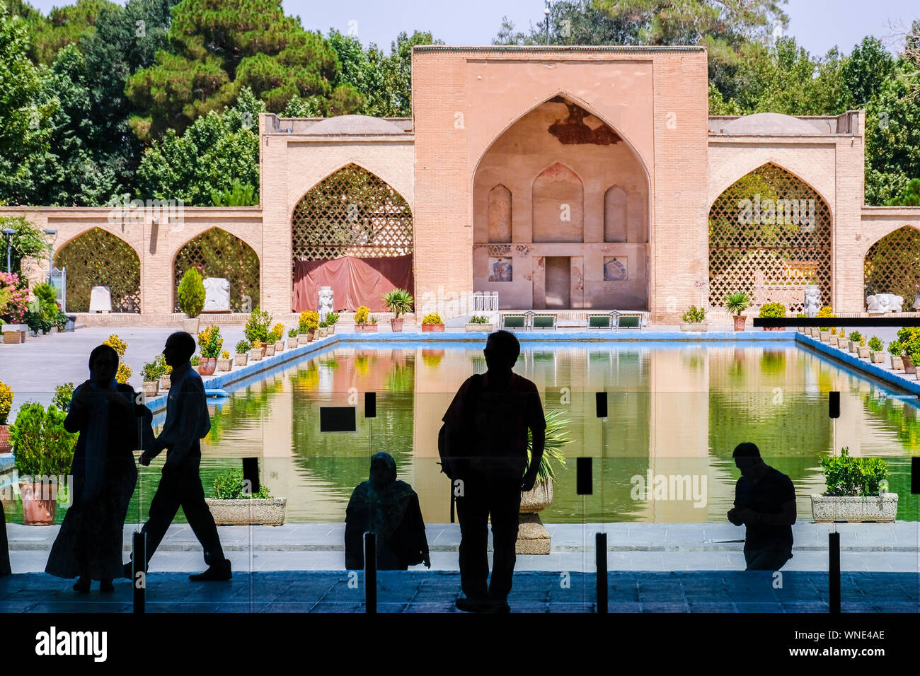 Piscina in un giardino persiano. Foto Stock