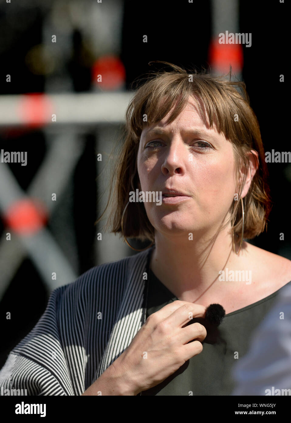 Jess Phillips MP (Manodopera: Birmingham Yardley) essendo intervistato su College Green, Westminster, 5 settembre 2019 Foto Stock