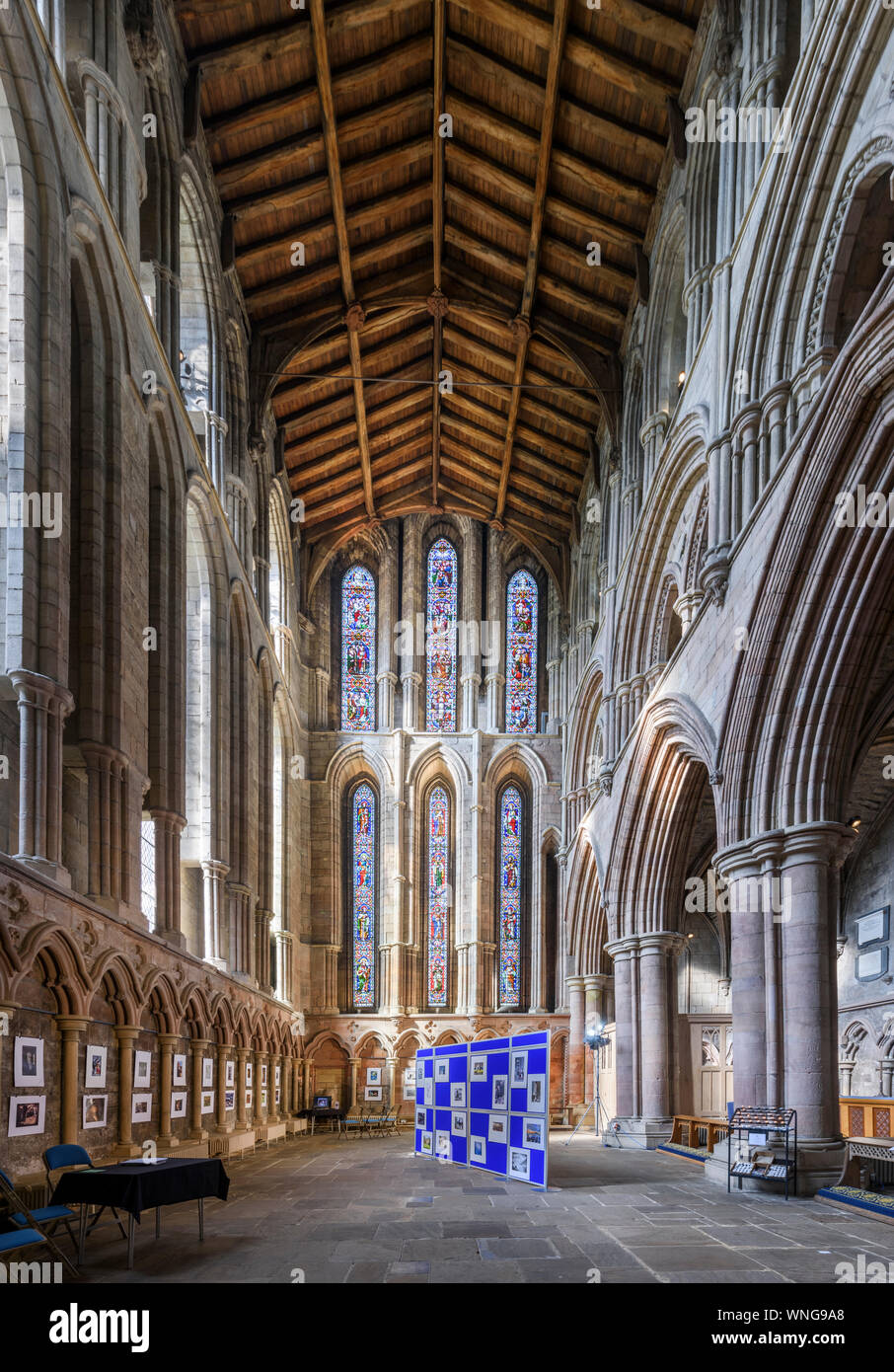 Interno della chiesa di inizio di stile Inglese Hexham Abbey in Northumberland Foto Stock
