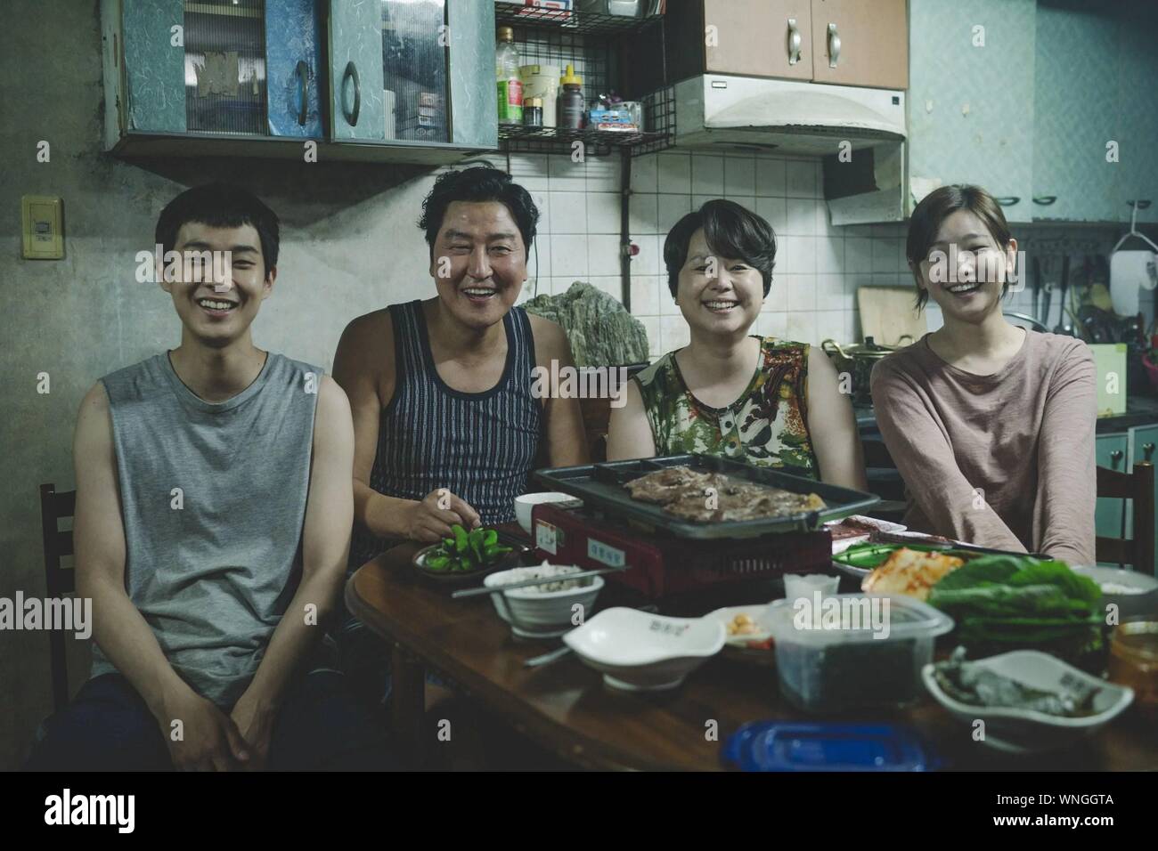 Parasite Gisaengchung Anno : 2019 Corea del Sud Direttore : Joon Ho Bong Kang-ho Song Woo-sik Choi, così-dam Park, Hyae Jin Chang Foto Stock