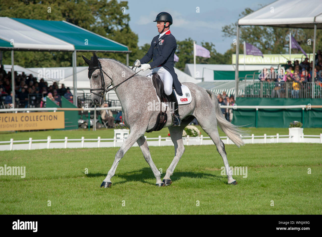 Stamford, Lincolnshire, Regno Unito, 6 settembre 2019, Oliver Townend (GB) & Ballaghmor classe durante la fase di Dressage nel Day 2 del 2019 Land Rover Burghley Horse Trials, Credito: Jonathan Clarke/Alamy Live News Foto Stock