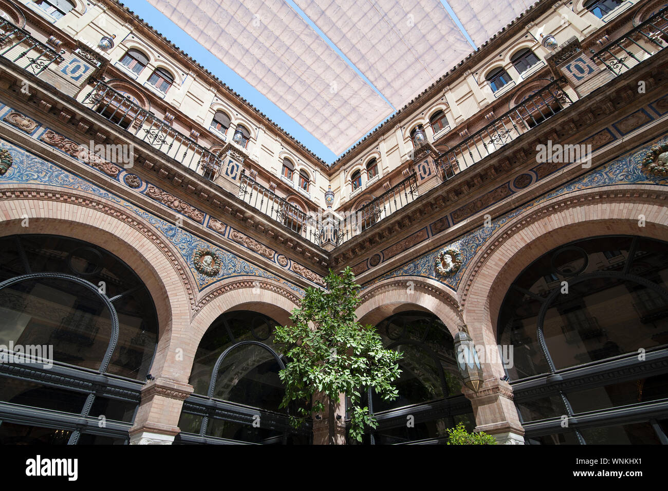 Spagna, Siviglia: Alfonso XIII Hotel è il più costoso ed elegante hotel in città. Foto Stock