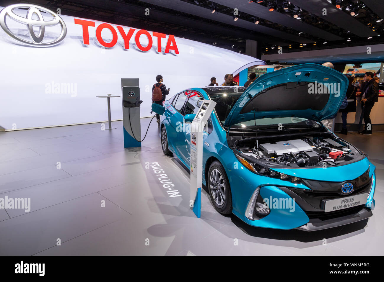 Francoforte, Germania - Sep 13, 2017: Toyota Prius Plug-in auto Hybdrid presentati presso il Frankfurt IAA Motor Show. Foto Stock