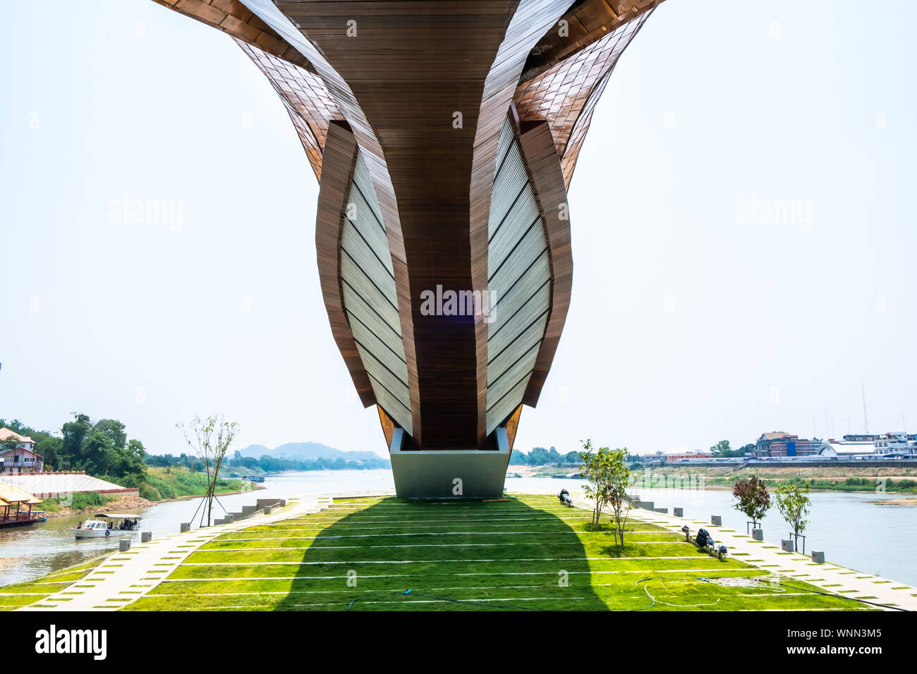 Nakhon Sawan, Tailandia - 12 Aprile 2019: Vista di Pasan, il memorial building per l'origine del Fiume Chao Phraya in Nakhon Sawan, Thailandia. Questo è t Foto Stock