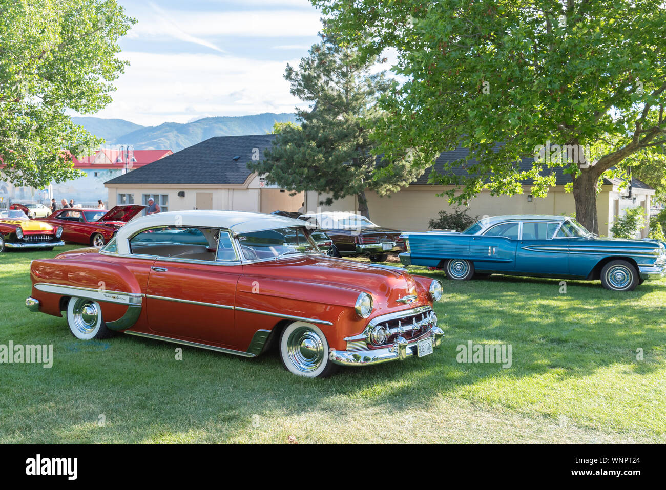 Penticton, British Columbia, Canada - 22 Giugno 2019: 1954 Chevrolet Bel Air hard top sul display in Peach City Beach crociera, un auto annuale mostra Foto Stock
