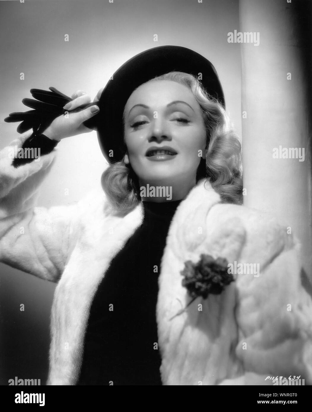 MARLENE DIETRICH 1947 Pubblicità ritratto Paramount Pictures Foto Stock