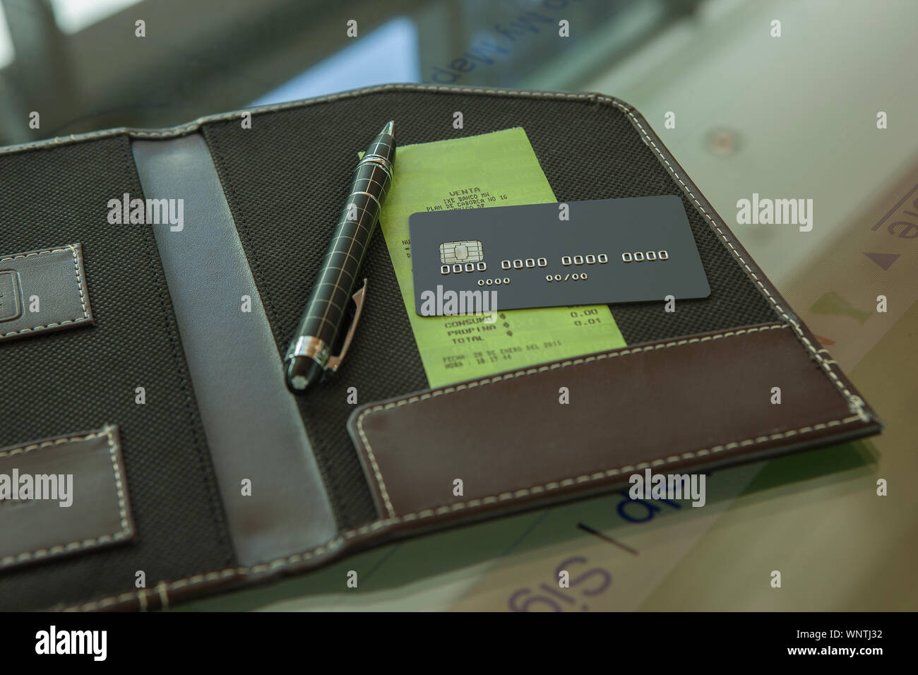 Carta di credito le azioni della banca. Foto Stock