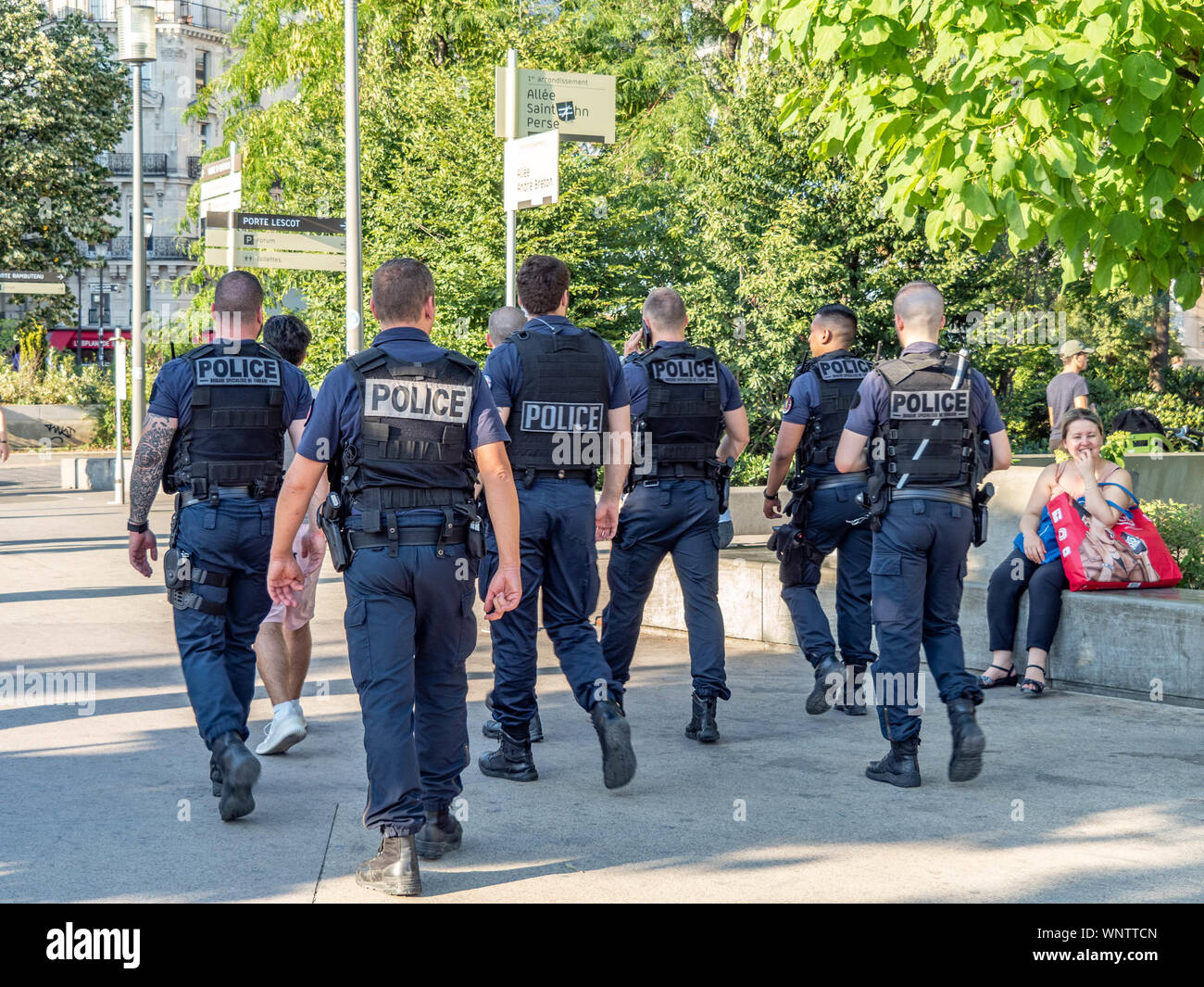 La presenza della polizia nel sud della Francia per dissipare i timori di attentati terroristici. Foto Stock