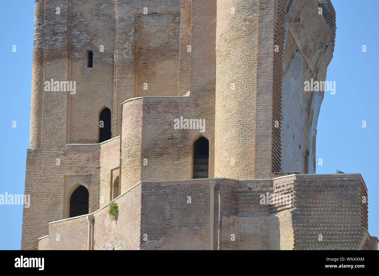 Gateway non ripristinati resti dell antica Tamerlanes Ak-Saray palace a Shakhrisabz, Uzbekistan meridionale Foto Stock
